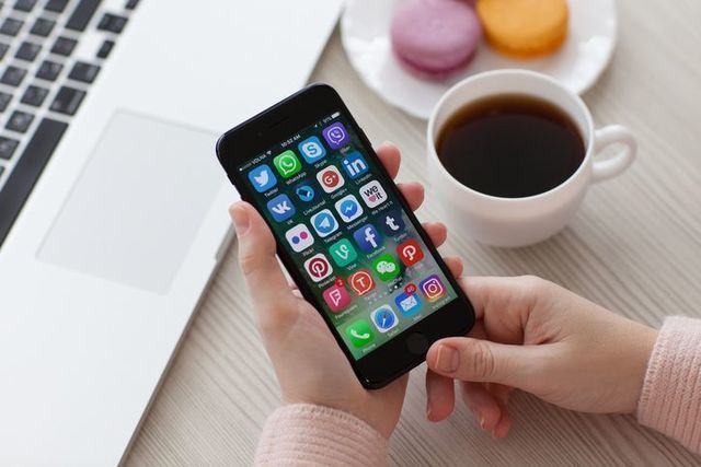 婚活恋活アプリ 2. やたらとLINEで話したがる