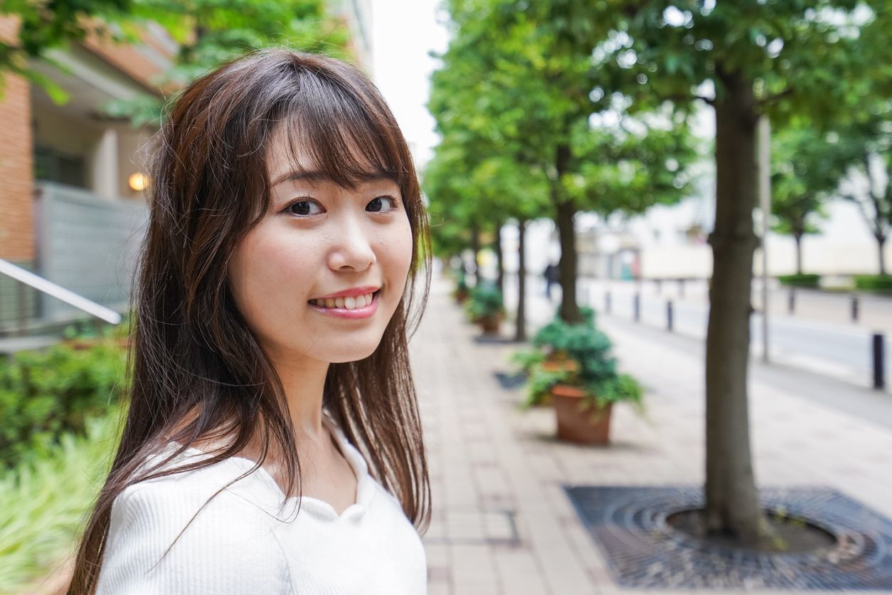 Omiai 3. 自撮りではなく人に撮ってもらう Omiai 3. 自撮りではなく人に撮ってもらう