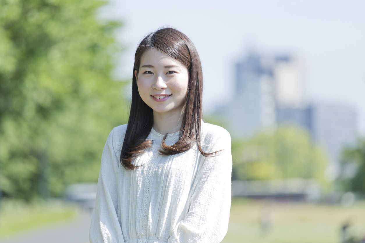 マッチングアプリ 1. 他の人に撮ってもらった写真か マッチングアプリ 1. 他の人に撮ってもらった写真か