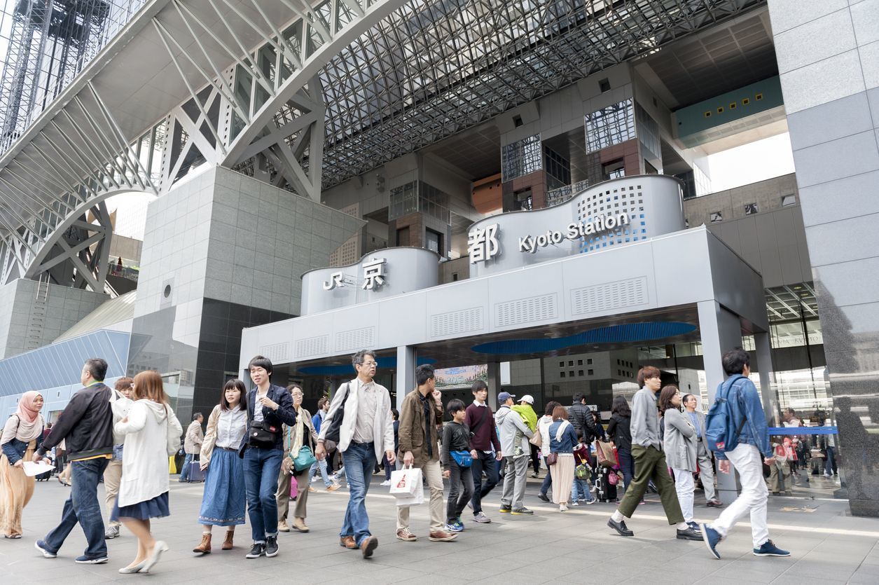 マッチングアプリ 2. 初めて会う時は短時間、駅近で約束する マッチングアプリ 2. 初めて会う時は短時間、駅近で約束する