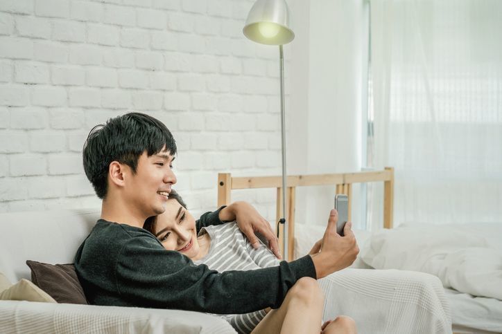 出会い SNSとリアルでの出会いはどう違う?
出会い SNSとリアルでの出会いはどう違う?