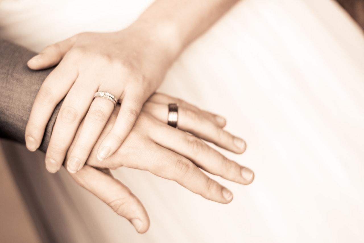 結婚相談所と婚活パーティーを徹底比較!婚活におすすめなのはどっち? 結婚相談所と婚活パーティーを徹底比較!婚活におすすめなのはどっち?