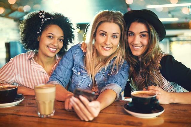 婚活のコツ 2. 女性ばかりの職場に勤めていて出会いがない