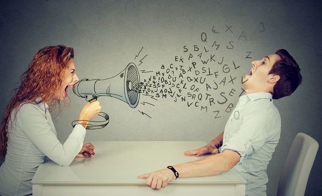 婚活のコツ 4. 会話の内容に気をつける