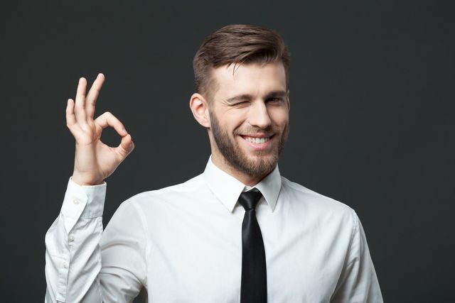 服装 平日開催には、襟付きシャツとスーツがテッパン!