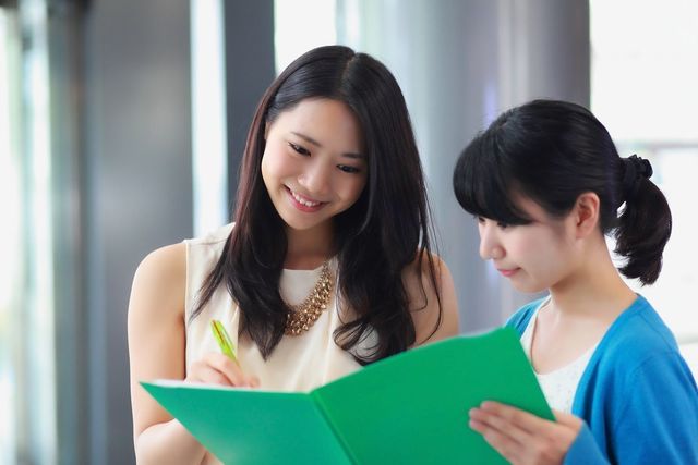 婚活パーティー ファッションは「オフィスカジュアル」で