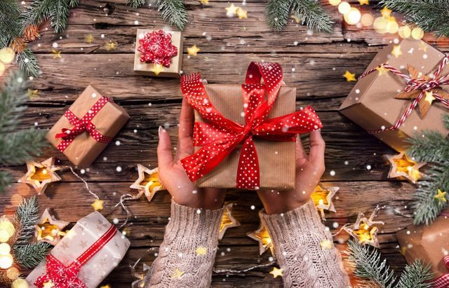 仮交際中のクリスマスプレゼントはいくらまで?
仮交際中のクリスマスプレゼントはいくらまで?