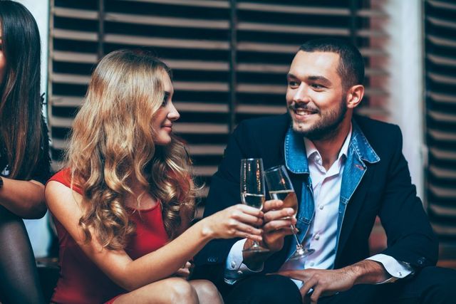 婚活パーティーの基礎知識とコツ 婚活パーティー形式タイプに合わせた服装をしよう 婚活パーティーの基礎知識とコツ 婚活パーティー形式タイプに合わせた服装をしよう